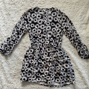 ✨3 for $20 F21 Black and White Cold Shoulder Keyhole Floral Dress